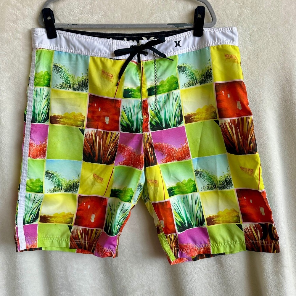 Hurley Mens 40 High Voltage Photo Grid Patchwork Boardshorts Swim Trunks Graphic